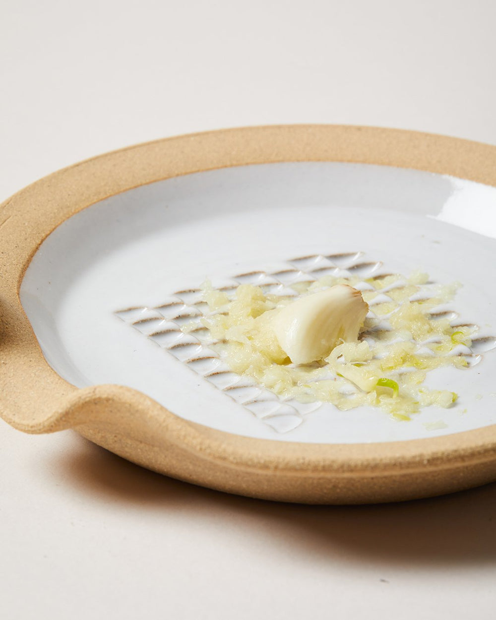 Silo Garlic Grater Dish